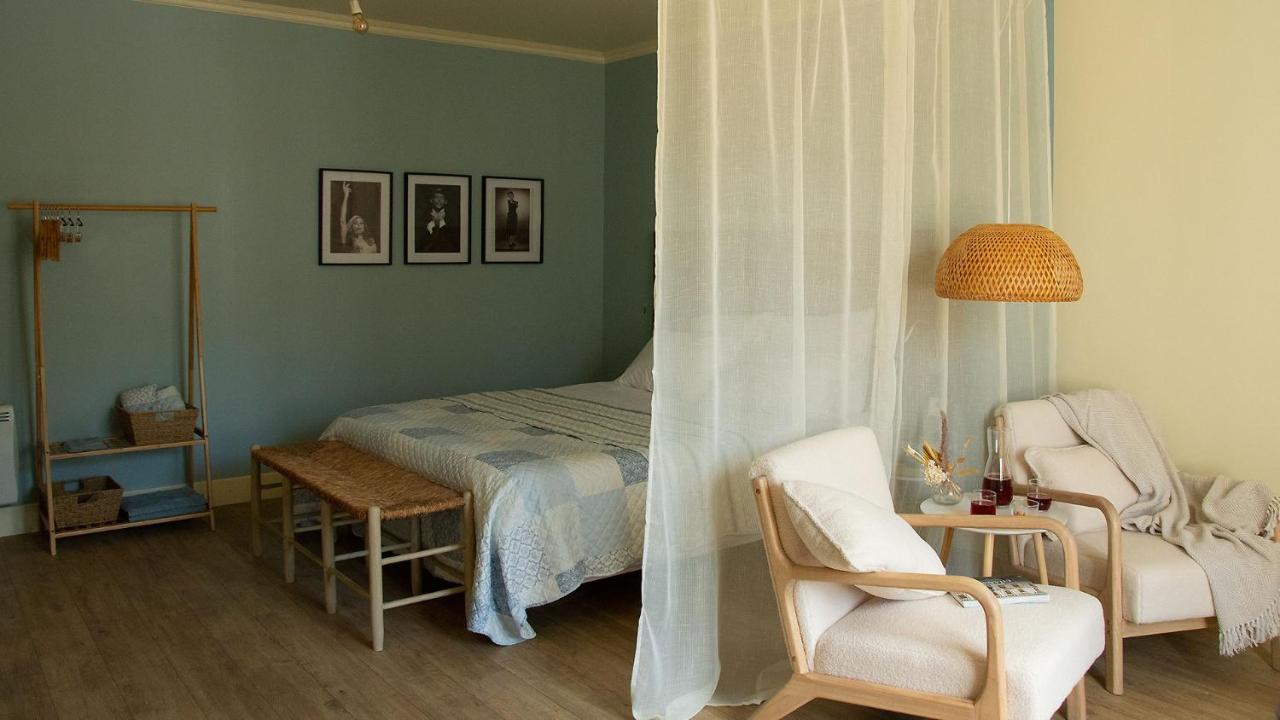 Bed and Breakfast For Me Formidable L'Isle-Jourdain  Екстер'єр фото